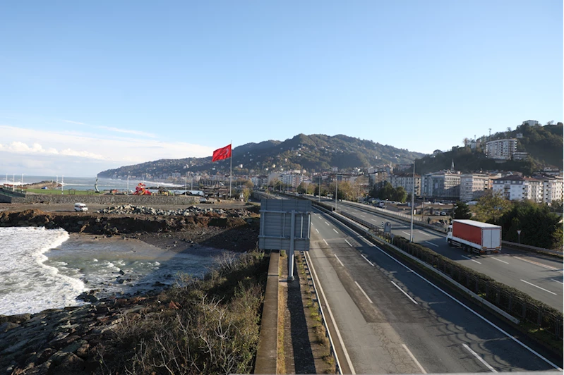 Karadeniz Sahil Yolu Çayeli-Trabzon istikameti ulaşıma açıldı