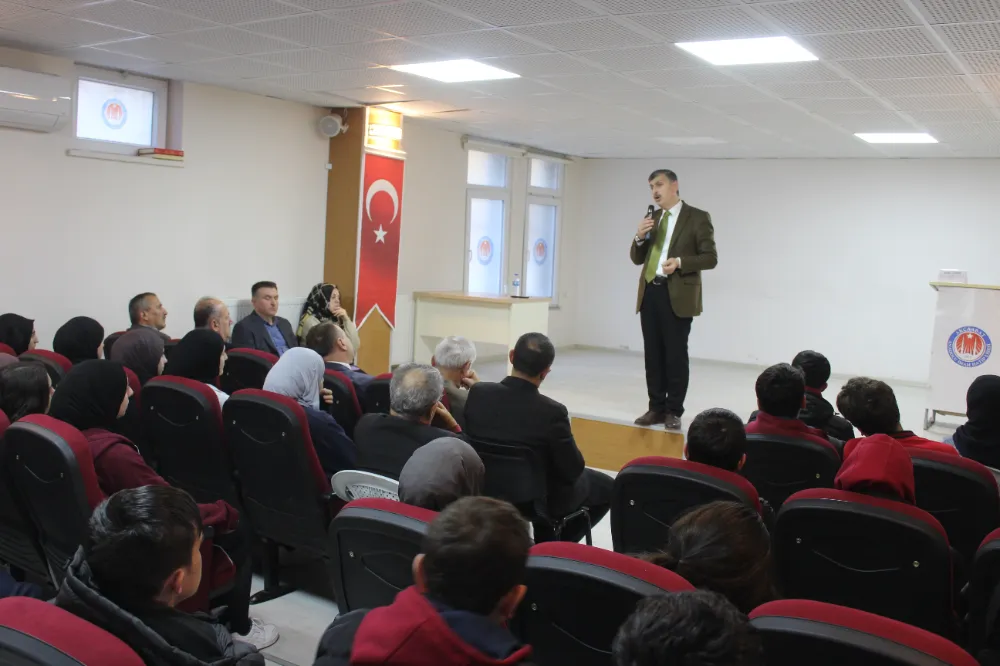BEKİR ŞİRİN AKİF’İ ANLATTI