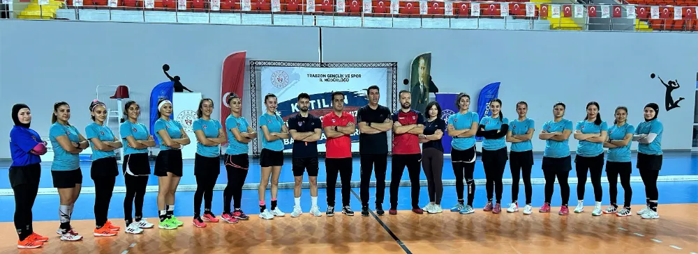 KADIN HOKEY MİLLİ TAKIMIMIZ TRABZON’DA