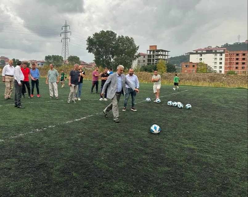 Vehbi Koç’tan Araklı’ya stadyum müjdesi