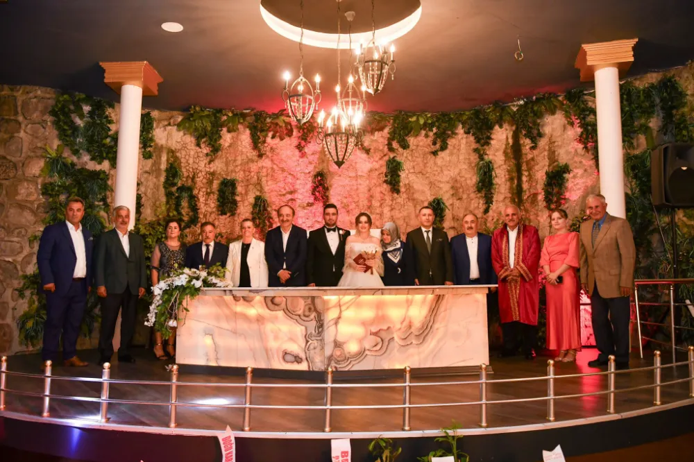 VEKİLLER DÜĞÜNDE BULUŞTU