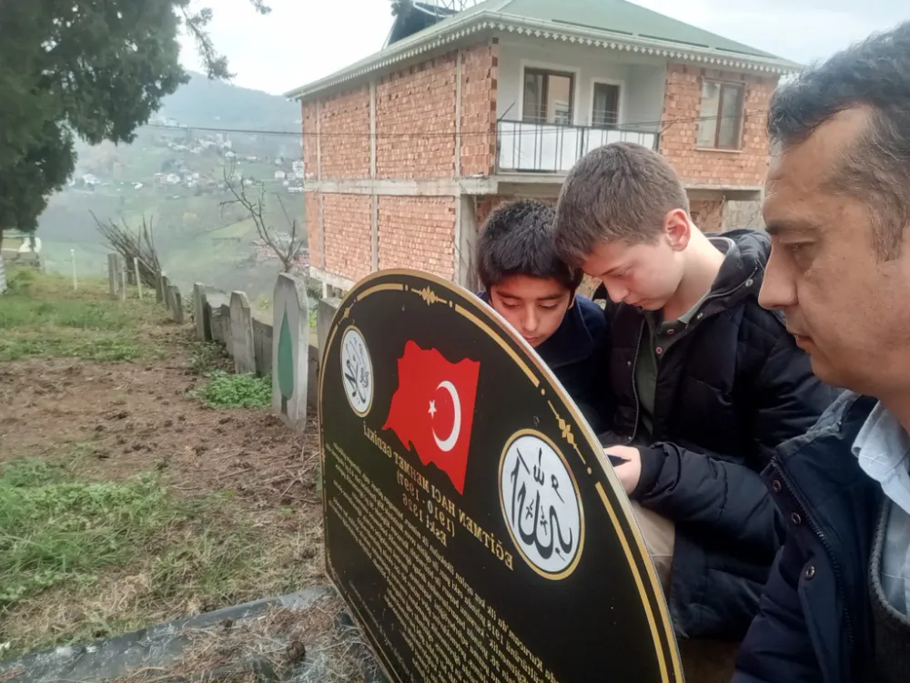 VEFAT EDEN ÖĞRETMENLER UNUTULMADI