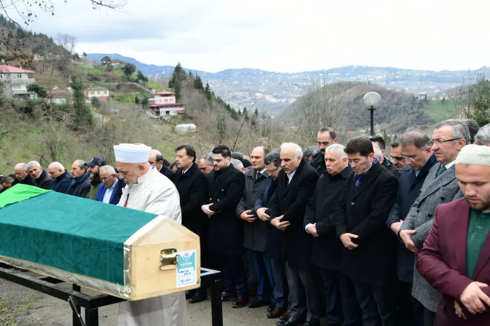 AHMET KAYA’NIN ANNESİ SON YOLCULUĞUNA UĞURLANDI