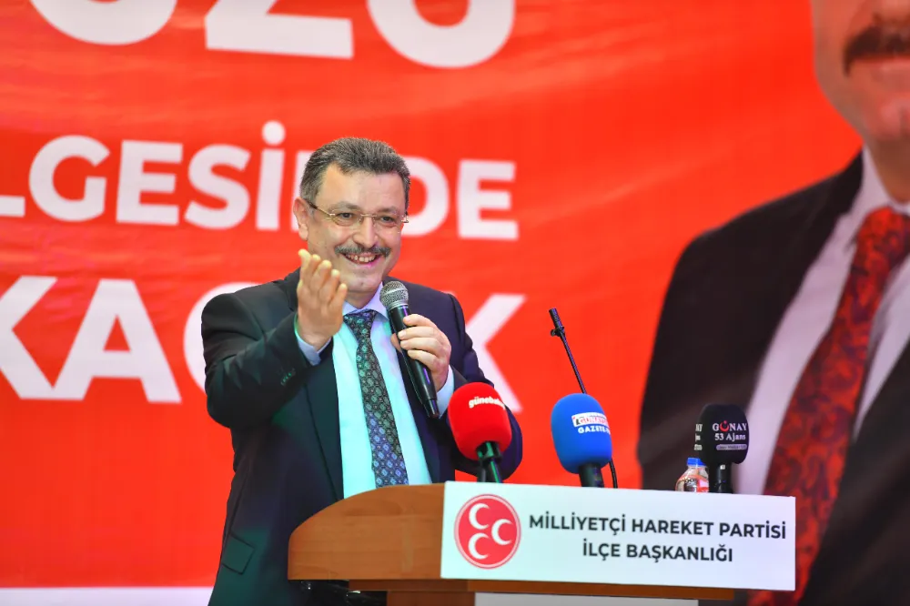 MHP Beşikdüzü Aday Tanıtım toplantısında konuşan Genç, Beşikdüzü için müjdeleri sıraladı