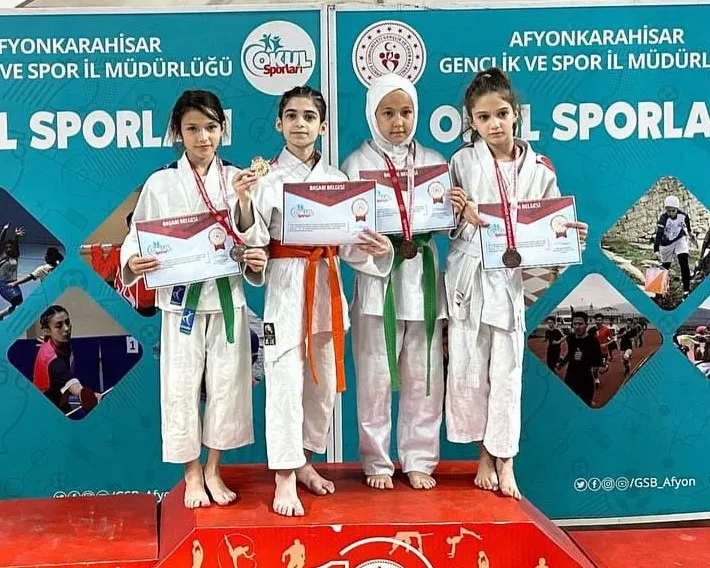 GÜLSÜM YİĞİT TÜRKİYE ŞAMPİYONU
