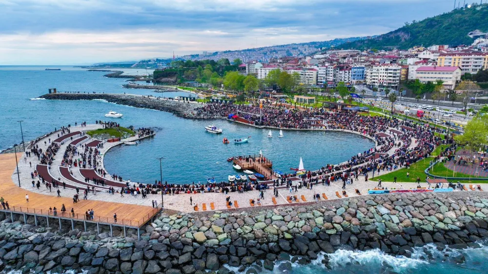 BÜYÜKŞEHİR MUHTEŞEM ŞÖLENE HAZIR