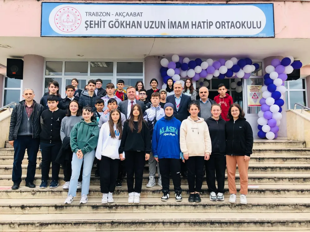 BİLİM FUARINA ÖĞRENCİLERDEN YOĞUN İLGİ