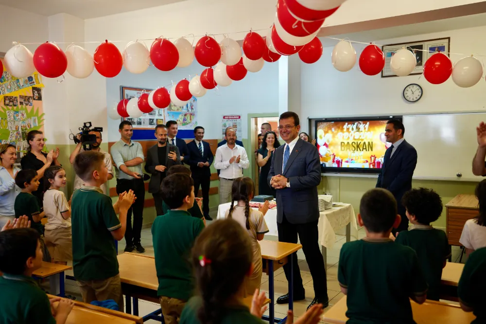 ‘KÜÇÜK BAŞKAN’DAN İBB BAŞKANI’NA DOĞUM GÜNÜ SÜRPRİZİ
