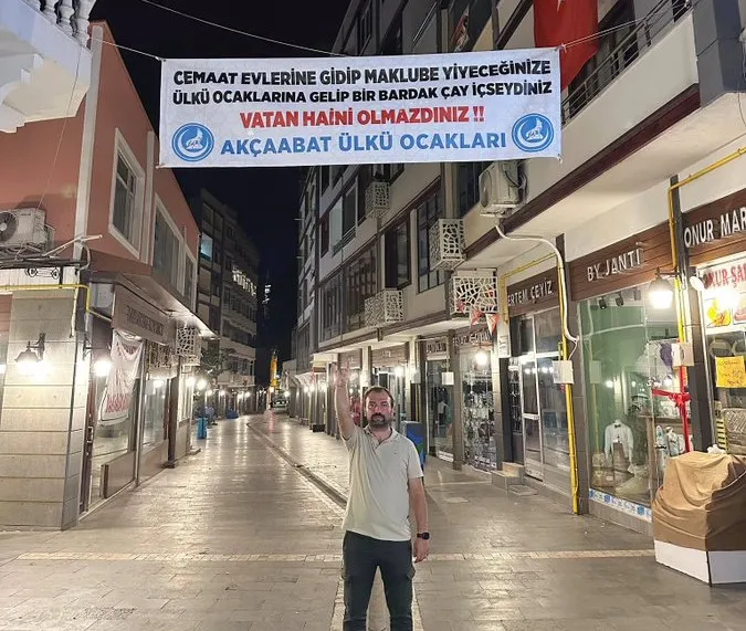 ÜLKÜ OCAKLARI’NDAN ANLAMLI 15 TEMMUZ PROTESTOSU