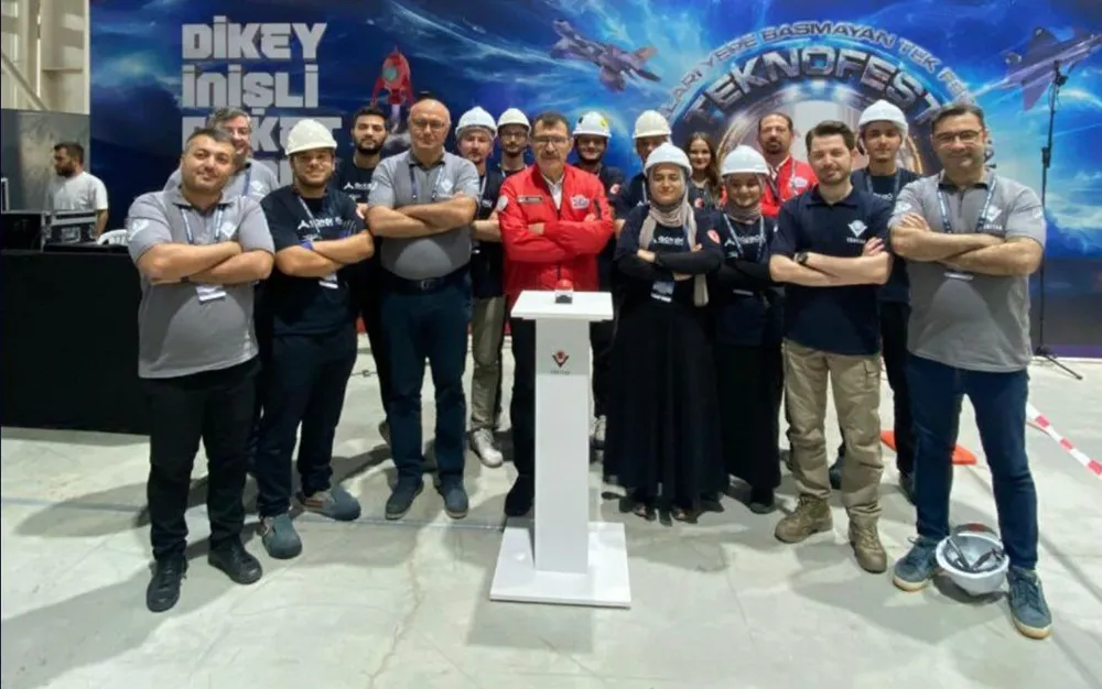 GÖKBÖRÜ BİR İLKİ BAŞARDI