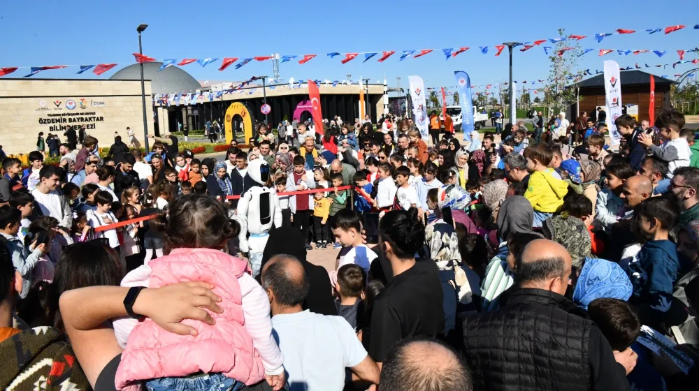200 BİN ZİYARETÇİ  BİLİMLE BULUŞTU