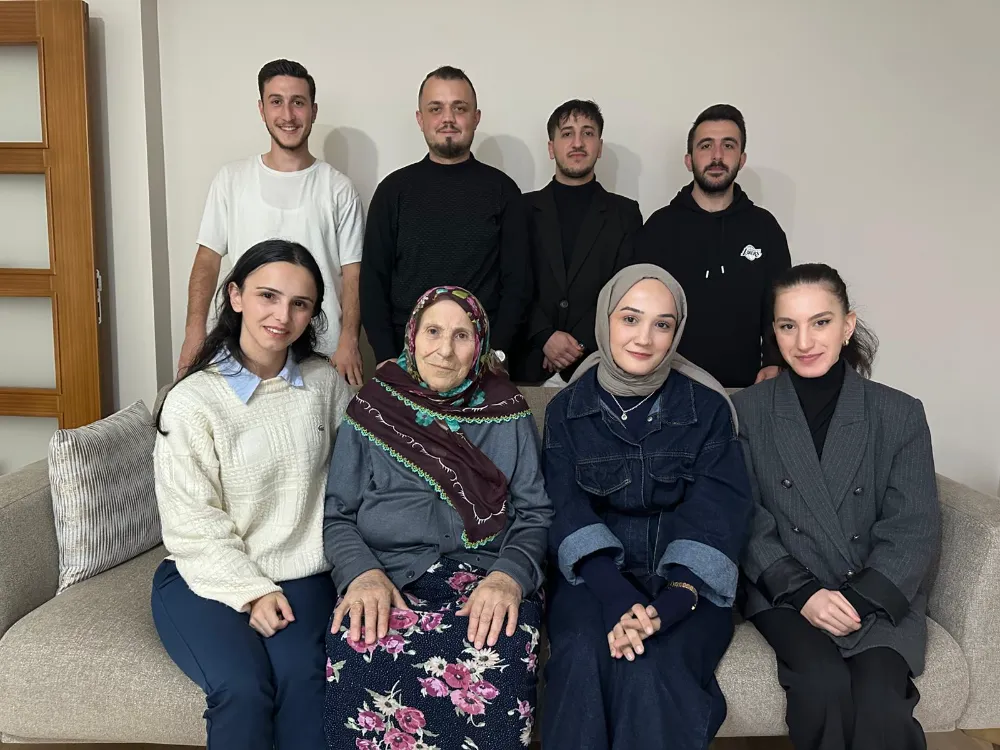YAŞLILAR GÜNÜ’NDE GÖNÜLLERE DOKUNDULAR