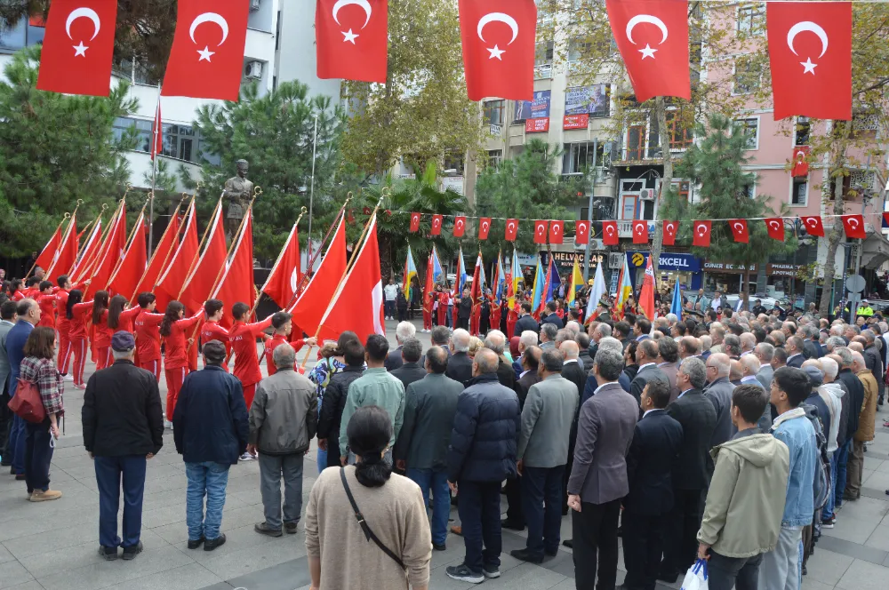 ATATÜRK ANITI’NDA BAYRAM TÖRENİ