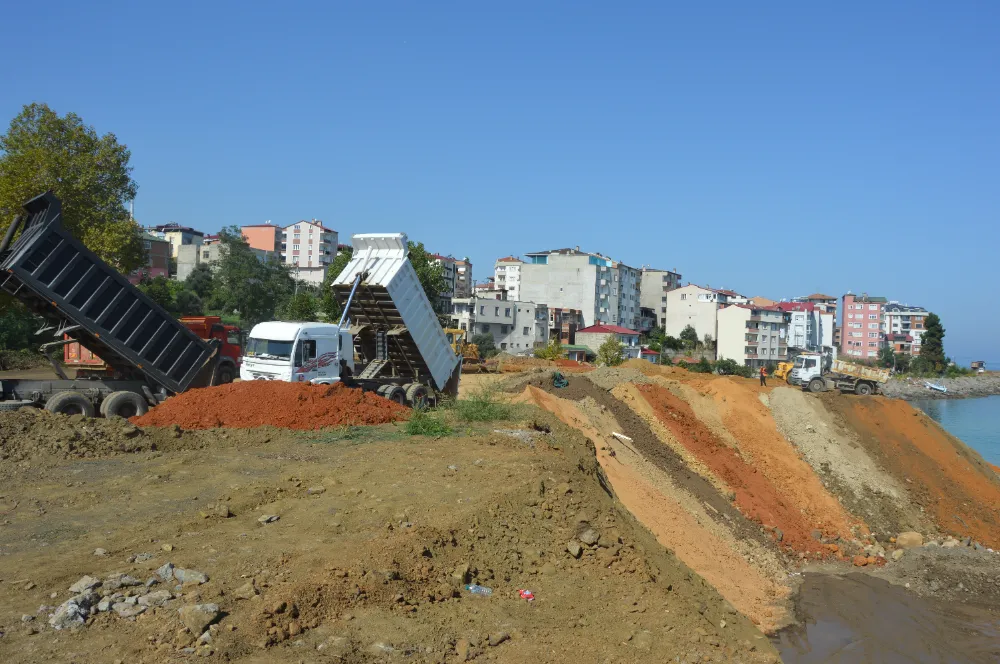 TAHKİMATSIZ DOLGU TEPKİ ÇEKTİ