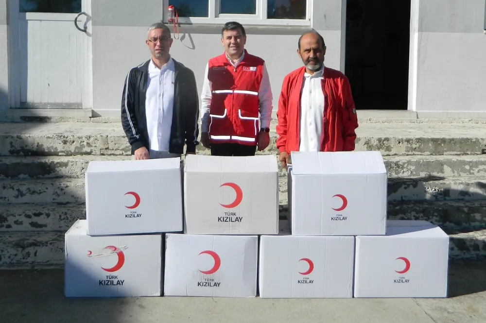 KIZILAY’DAN KIYAFET DESTEĞİ