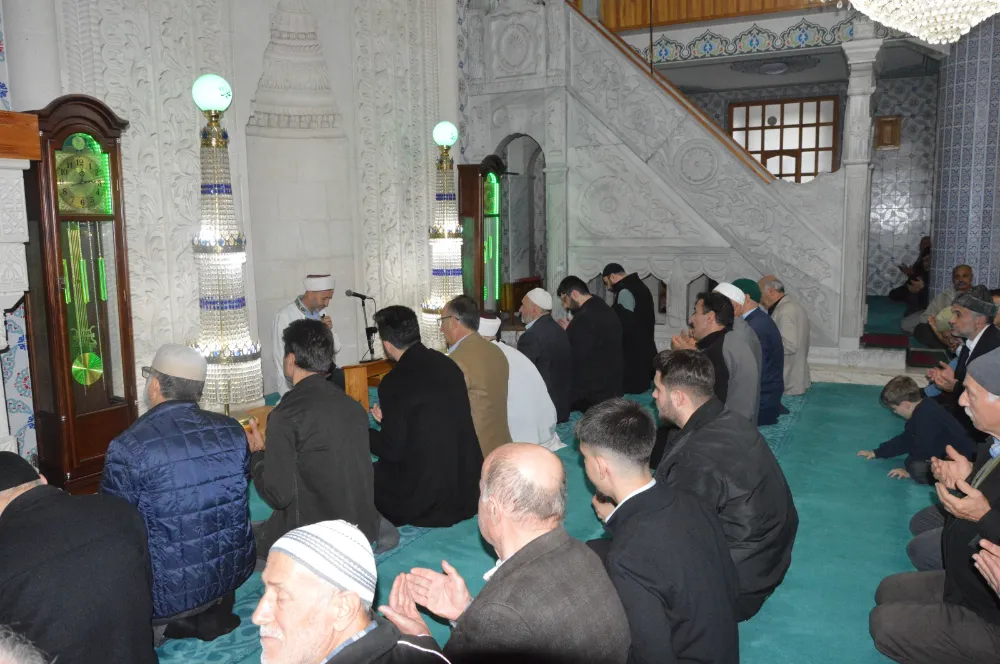 MEVLİT VAR, ATATÜRK YOK