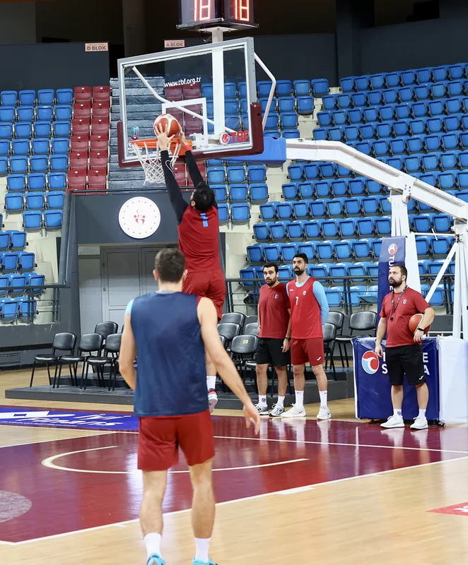 Trabzonspor, basketbolda namağlup Beşiktaş GAİN