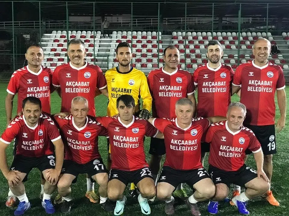 VETERANLAR ZİRVEYE YAKLAŞIYOR