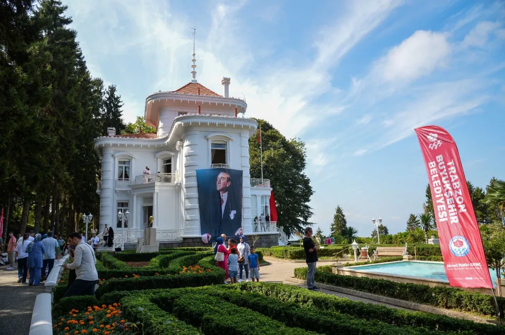 ATATÜRK KÖŞKÜ 10 KASIM