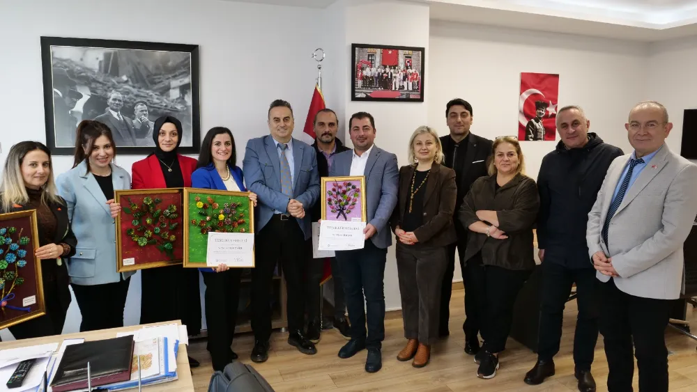 BELEDİYE ÇALIŞANLARI, DAHA TEMİZ BİR ÇEVRE İÇİN YARIŞTI