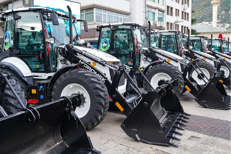 Ordu Büyükşehir Belediyesi 25 yeni iş makinesi aldı 