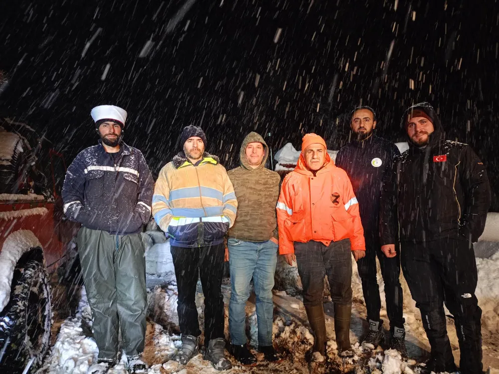 YOĞUN KAR, ÇOBANI MAHSUR BIRAKTI, TİSKİ YARDIM ETTİ