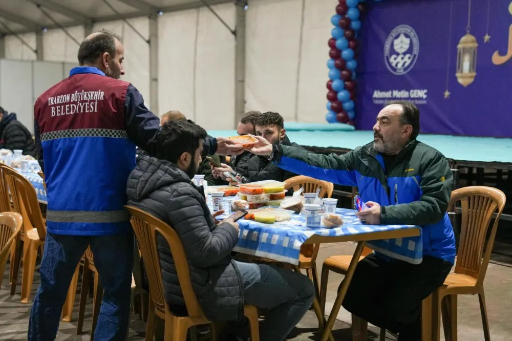 YÜZLERCE KİŞİ BÜYÜKŞEHİR’İN GÖNÜL SOFRALARINDA BULUŞTU