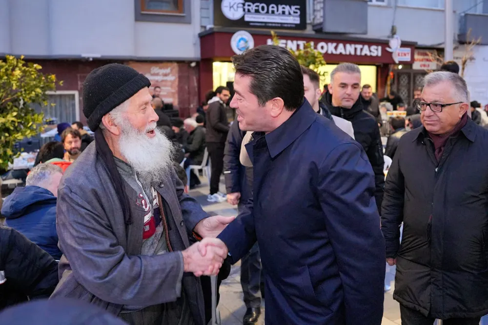 BAŞKAN KAYA, İLK İFTARINI KENT LOKANTASINDA VATANDAŞLARLA BİRLİKTE YAPTI