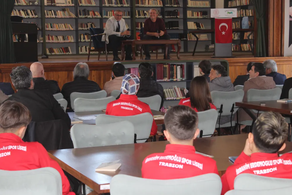 ERDAL HOŞ, AKÇAABAT’TA GENÇLERLE SÖYLEŞİ YAPTI