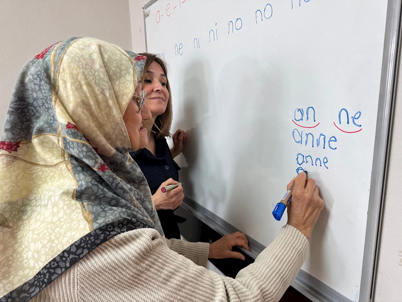 Çocukken ailesinin okutmadığı 