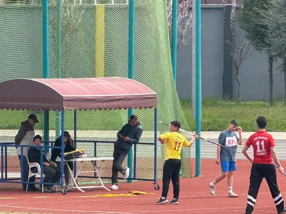 TURİZM LİSESİ ATLETİZMDE FIRTINA GİBİ ESTİ