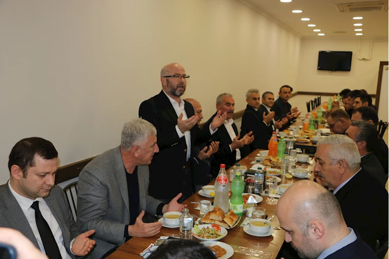 Of Kaymakamı Demirer ilçe protokolü ile iftarda buluştu