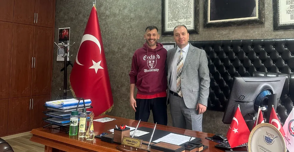 BAŞARILI MEZUN YANIKOĞLU OKULUNU ZİYARET ETTİ
