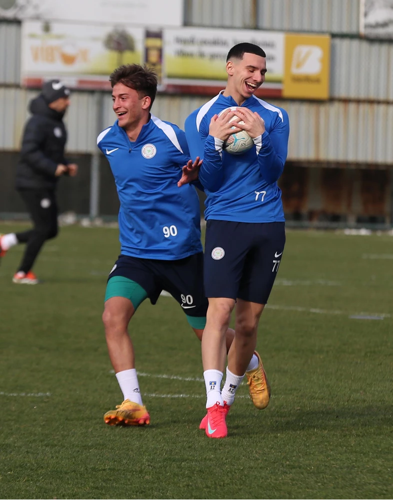 Çaykur Rizesporlu futbolcu Samet Akaydin