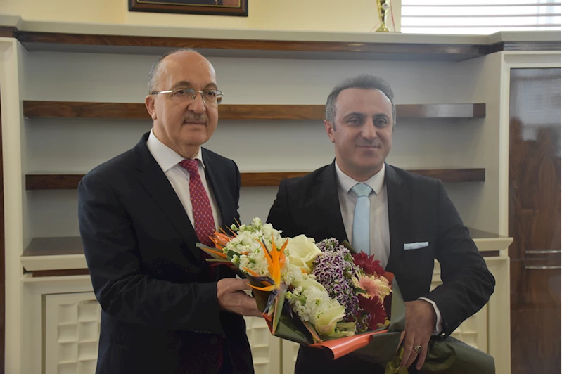 Gümüşhane Üniversitesi Rektörlüğüne atanan Prof. Dr. Oktay Yıldız görevine başladı