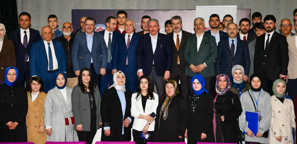 MUSTAFA ŞENTOP, GENÇLİK AKADEMİSİ’NİN KONUĞU OLDU