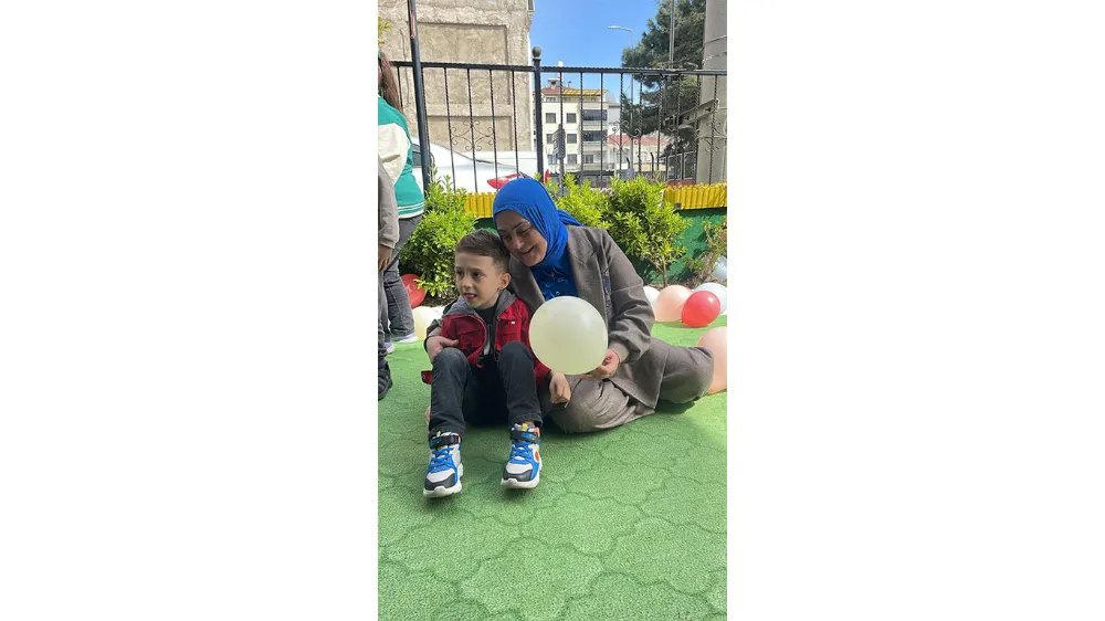 OTİZM GÜNÜNDE ZORLUKLARA DİKKAT ÇEKİLDİ
