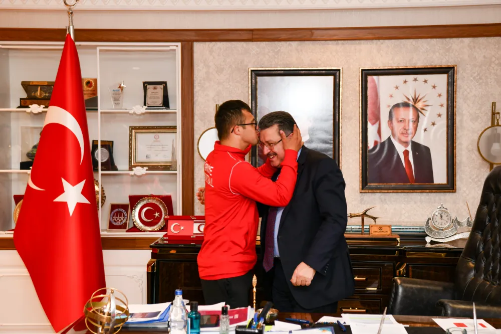 BAŞKAN GENÇ