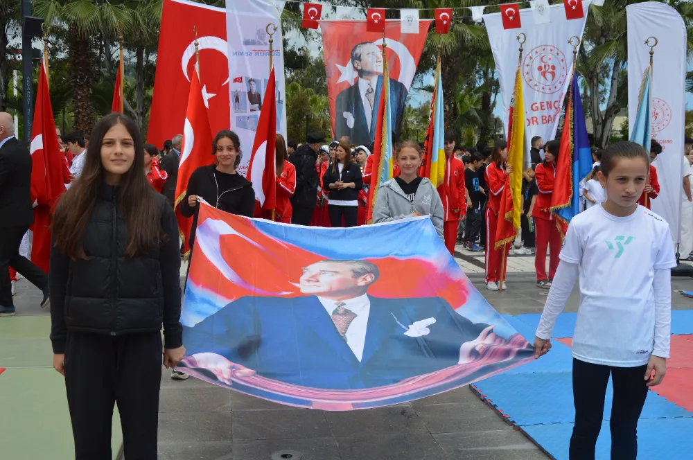 AKÇAABAT’TA 19 MAYIS COŞKUSU