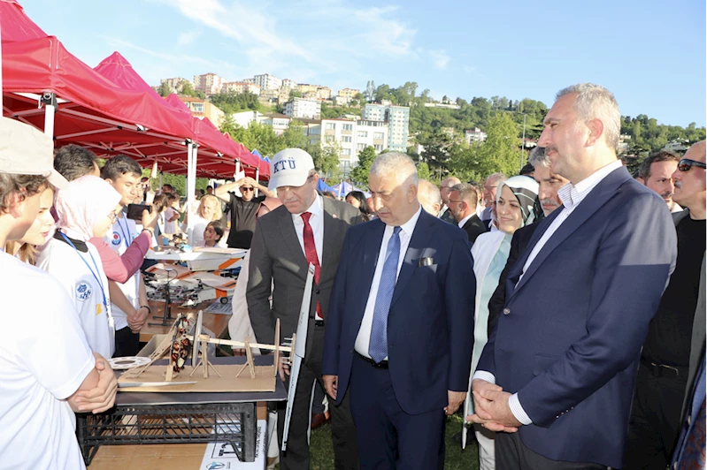 AK Parti Grup Başkanvekili Abdulhamit Gül, gençlere hitap etti: 