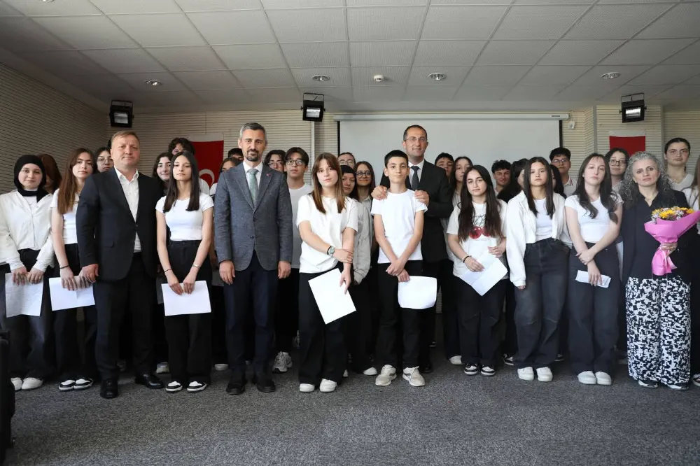 SÖĞÜTLÜ ESENTEPE ANADOLU LİSESİ’NDEN SANAT ŞÖLENİ