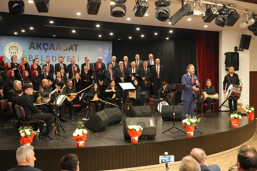 TÜRKÜLERİN BÜYÜSÜ AKÇAABAT’TA YANKILANDI