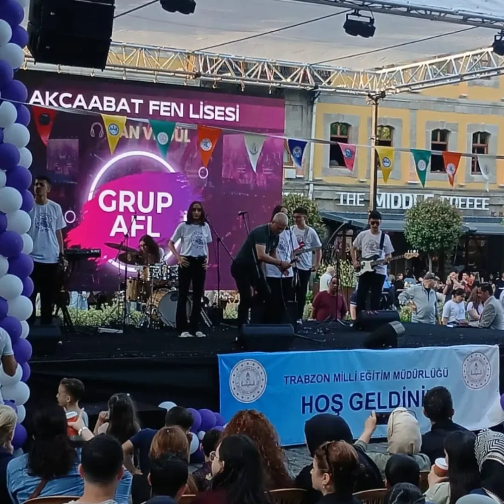 MÜZİK FESTİVALİNE AKÇAABAT FEN LİSESİ DAMGA VURDU