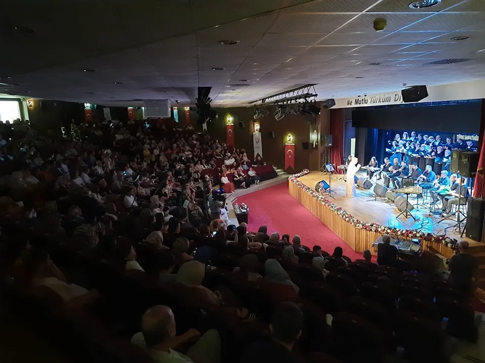 HALK EĞİTİM’DEN SANAT DOLU YIL SONU KONSERİ