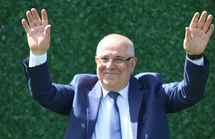 SEBAT KONGREYE GİDİYOR, KALKIŞIM VEDA EDİYOR