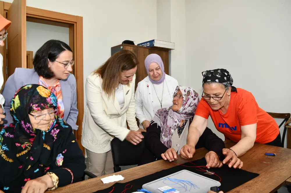 HUZUREVİ SAKİNLERİ HÜNERLERİNİ SERGİLEDİ