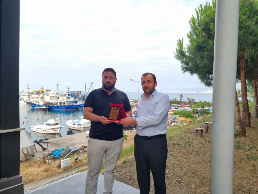 ŞUBE MÜDÜRÜ ŞENGÜL’E PLAKETLİ VEDA