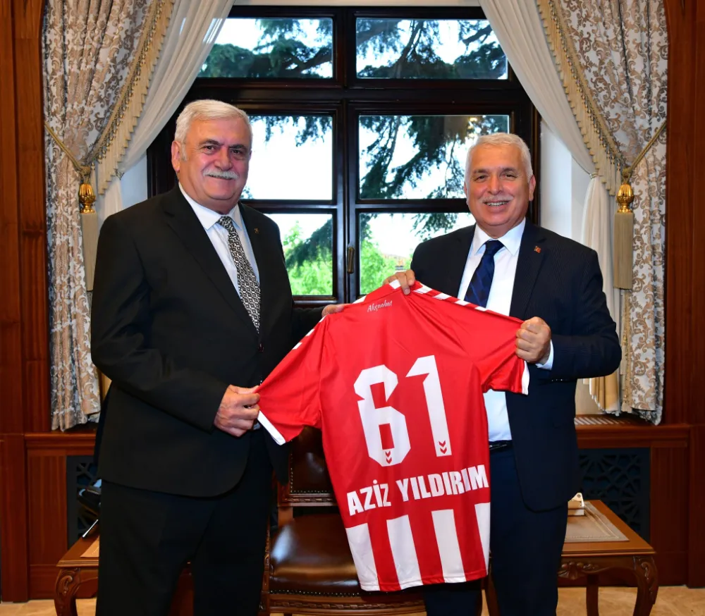 SEBAT’TAN VALİ YILDIRIM’A FORMA JESTİ