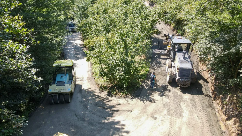 ORTAHİSAR’DA YOL MESAİSİ SÜRÜYOR
