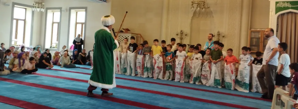 NASRETTİN HOCA ÇOCUKLARLA CAMİDE BULUŞTU
